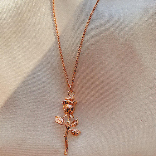 Beauty Rose Necklace