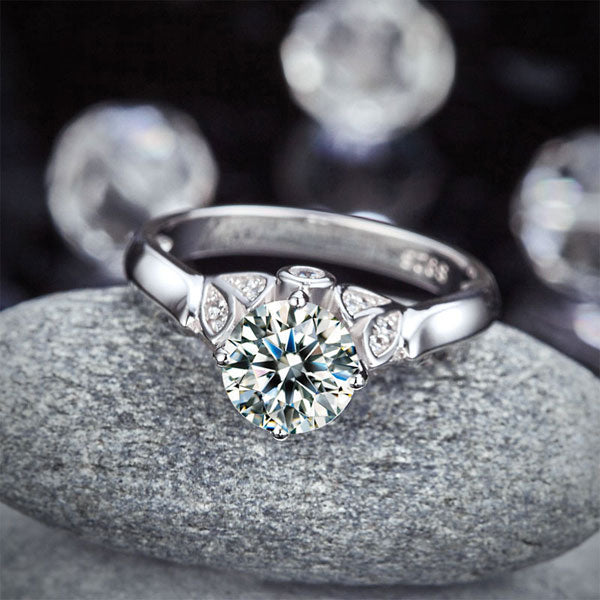 Elegant Lovers Ring