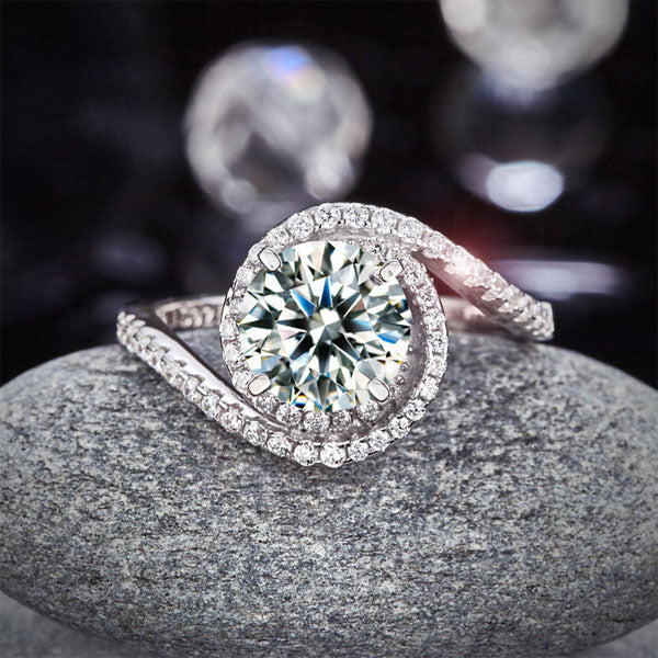 Lovely Diamond Swirl Ring