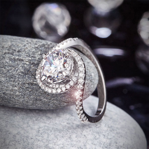 Lovely Diamond Swirl Ring