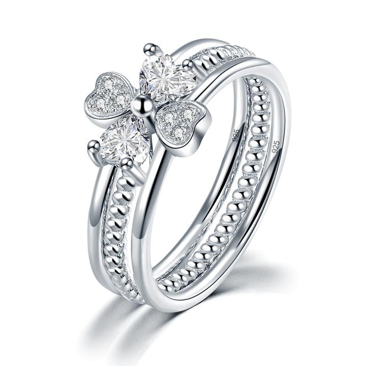 Glistening Flower Hearts Ring