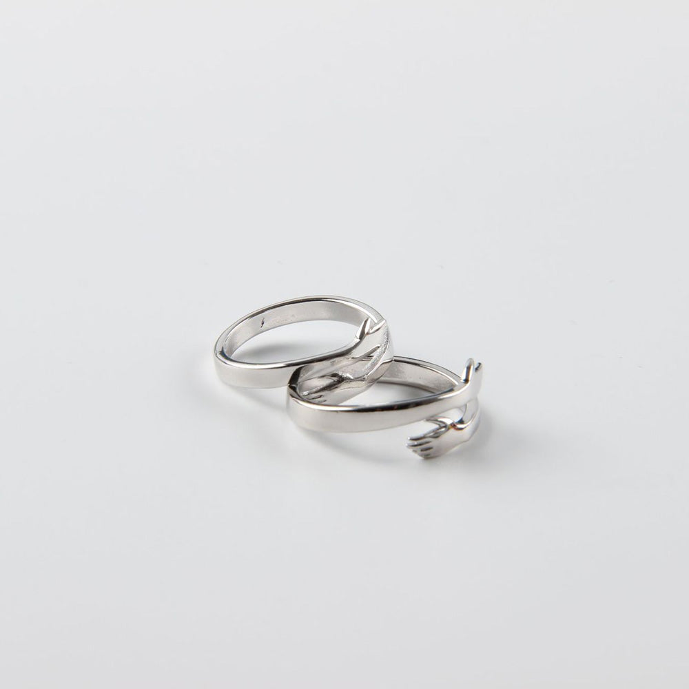 LOVE HUG RING