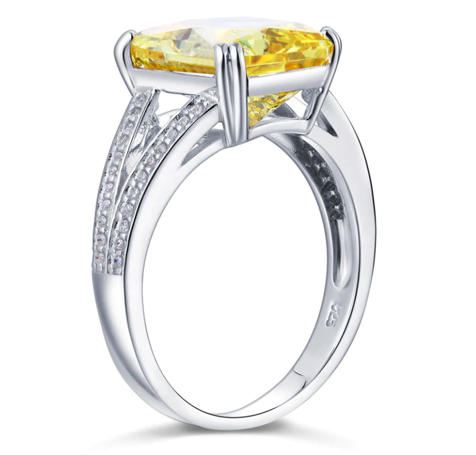 Fancy Yellow Luxury Diamond Ring