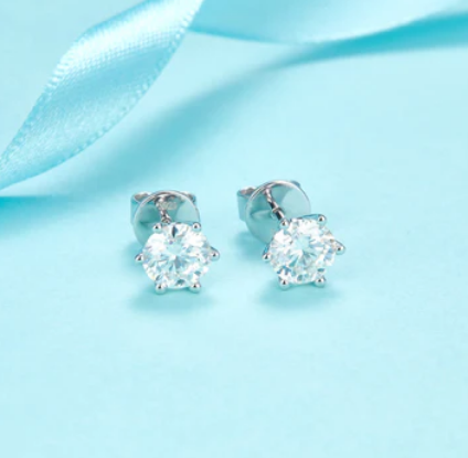 Classy Diamond Stud Earrings