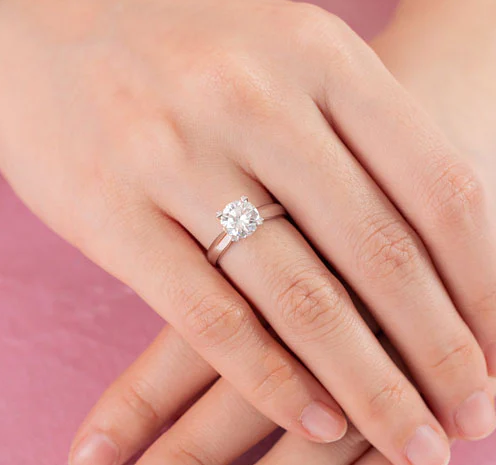Fashionable Diamond Heart Ring