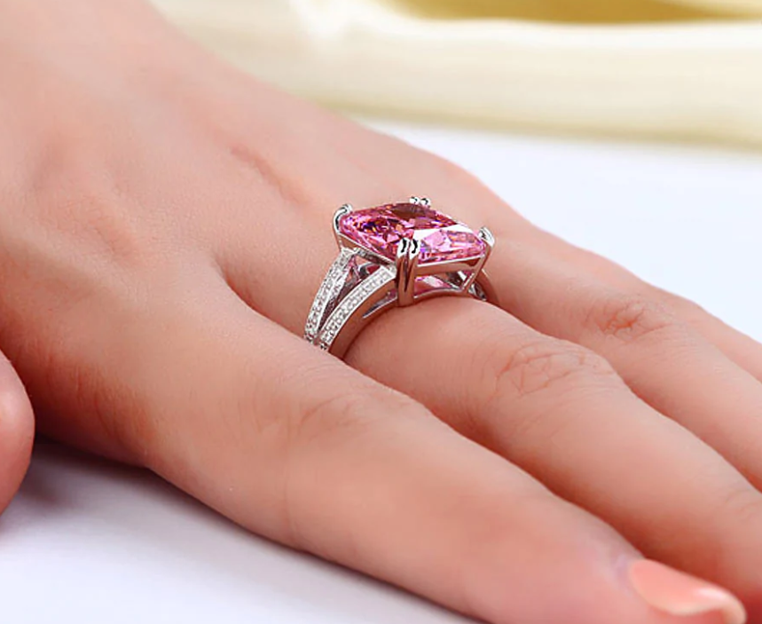 Fancy Pink Luxury Diamond Ring