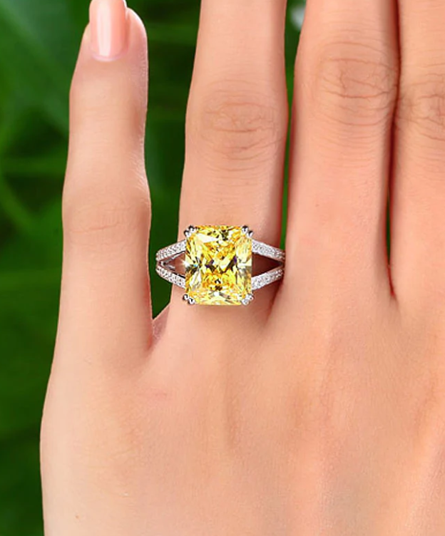 Fancy Yellow Luxury Diamond Ring