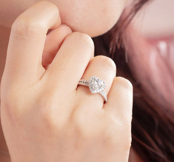 Elegant Heart Diamond Ring Set