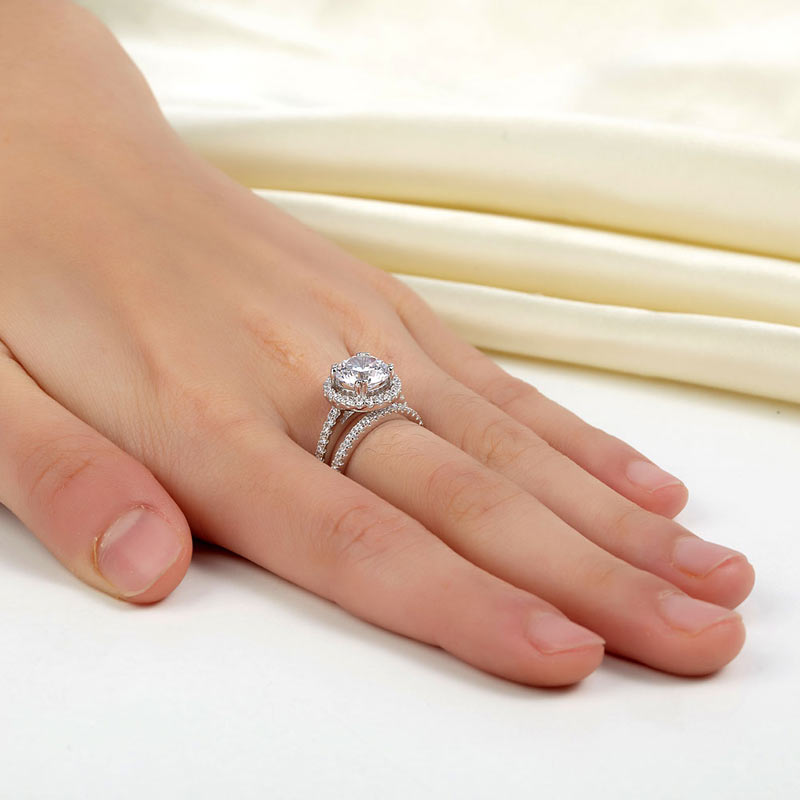 Classy Halo Ring