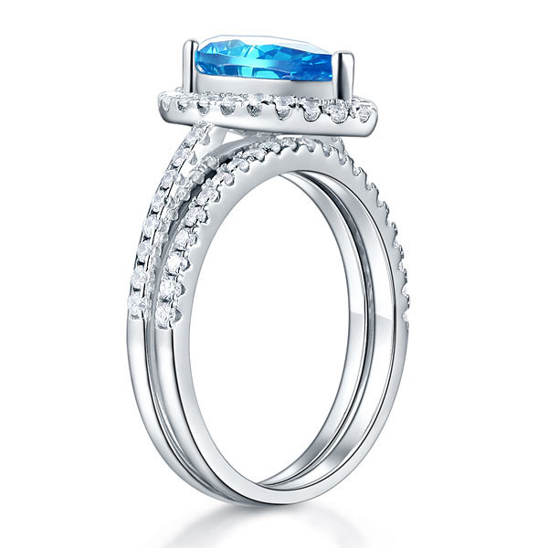 Exquisite Blue Diamond Ring