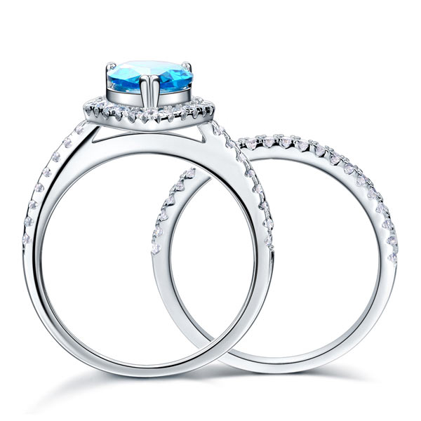Exquisite Blue Diamond Ring