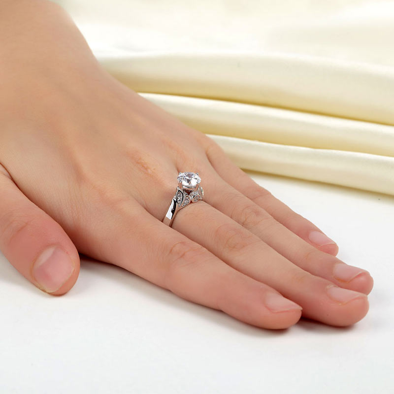 Elegant Lovers Ring
