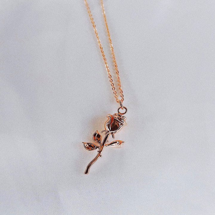 Beauty Rose Necklace
