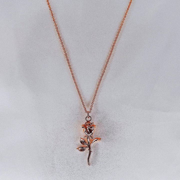 Beauty Rose Necklace