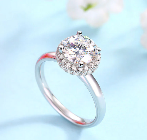 Fashionable Halo Diamond Ring