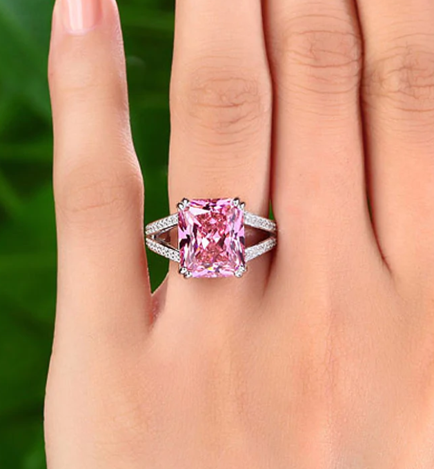 Fancy Pink Luxury Diamond Ring